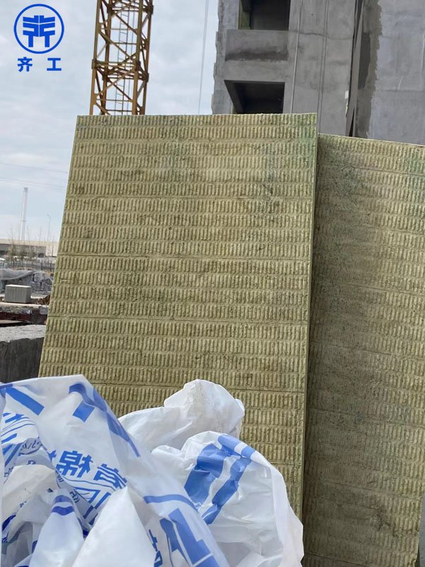 巖棉板工地現場